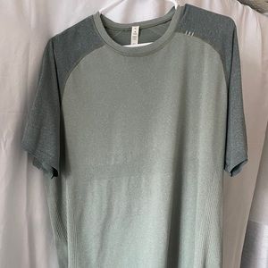 Lululemon men’s shirt